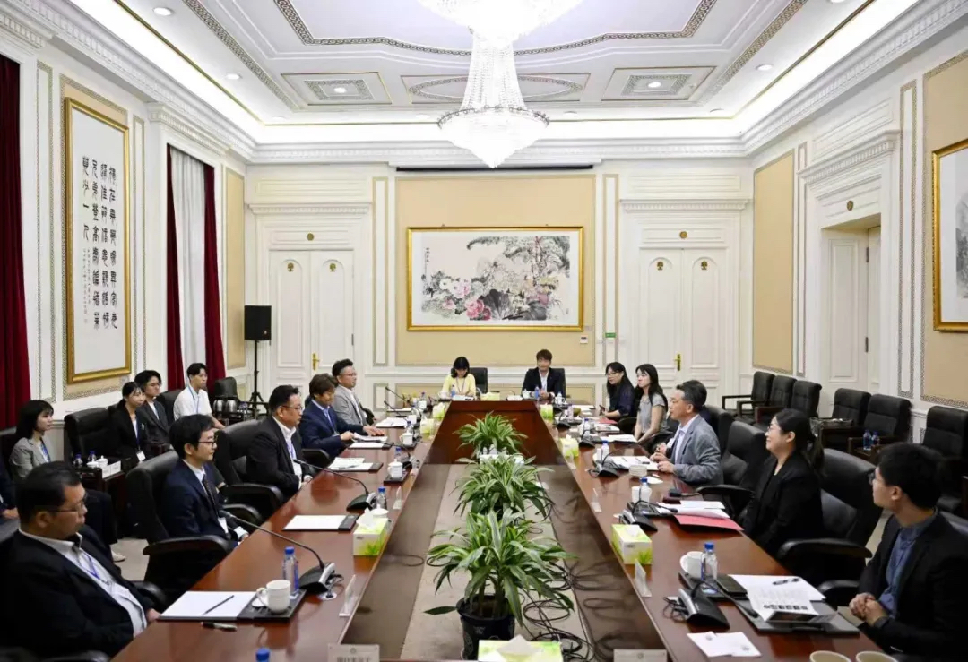 袁敏道副会长会见日中友协青年骨干代表团